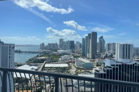 Condominio en alquiler en Miami, Florida, 1 dormitorio, 73.49 m2 № 1348534 - foto 1