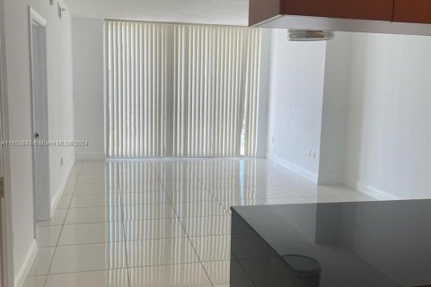 Copropriété à louer à Miami, Floride: 1 chambre, 73.49 m2 № 1348534 - photo 5