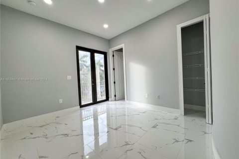 Villa ou maison à vendre à Cutler Bay, Floride: 5 chambres, 438.22 m2 № 1348536 - photo 21