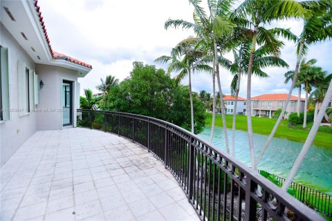 Villa ou maison à vendre à Cutler Bay, Floride: 5 chambres, 438.22 m2 № 1348536 - photo 22