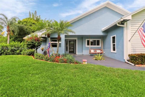 Casa en alquiler en Palm City, Florida, 3 dormitorios, 184.78 m2 № 1348493 - foto 2