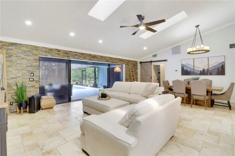 Casa en alquiler en Palm City, Florida, 3 dormitorios, 184.78 m2 № 1348493 - foto 13