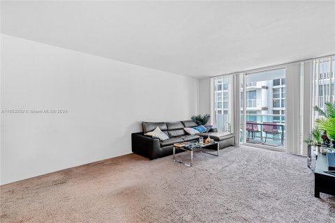 Copropriété à vendre à Miami Beach, Floride: 1 chambre, 77.76 m2 № 1348492 - photo 3