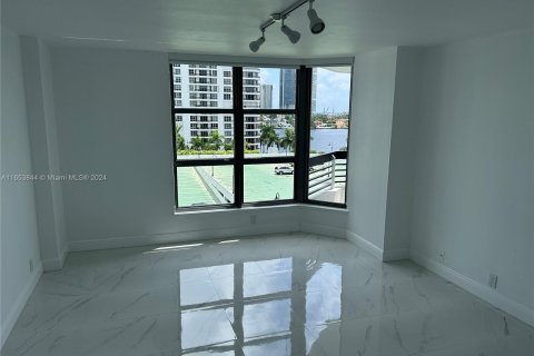 Condominio en alquiler en Aventura, Florida, 2 dormitorios, 101.36 m2 № 1348535 - foto 6