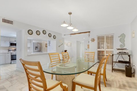 Condo in Hutchinson Island South, Florida, 3 bedrooms  № 1141451 - photo 27