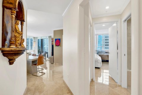 Condo in Miami, Florida, 2 bedrooms  № 1385833 - photo 20