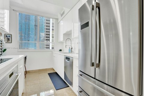 Condo in Miami, Florida, 2 bedrooms  № 1385833 - photo 26