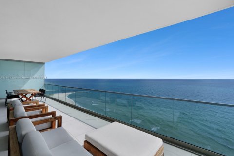 Condominio en venta en Bal Harbour, Florida, 3 dormitorios, 335.1 m2 № 1385901 - foto 15