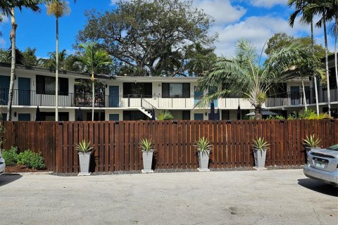 Condominio en venta en Wilton Manors, Florida, 1 dormitorio, 63.64 m2 № 1128853 - foto 1