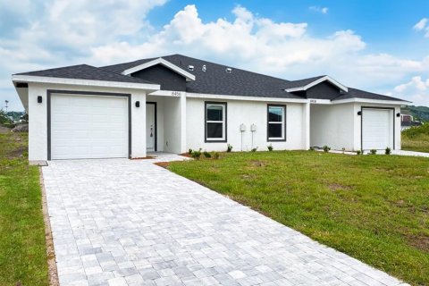 Купить коммерческую недвижимость в Порт-Шарлотт, Флорида 6 спален, 210.52м2, № 1082480 - фото 1