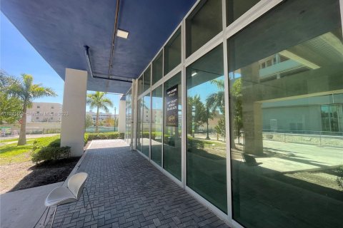 Купить коммерческую недвижимость в Авентура, Флорида № 27995 - фото 25