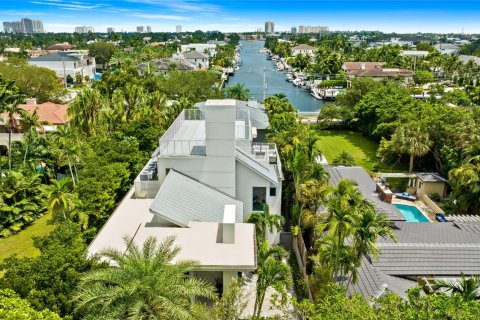 House in Fort Lauderdale, Florida 5 bedrooms, 378.58 sq.m. № 775787 - photo 8