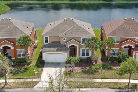 House in Kissimmee, Florida 7 bedrooms, 263.29 sq.m. № 1081942 - photo 1