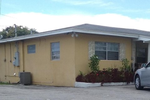 Villa ou maison à vendre à Lauderhill, Floride: 3 chambres, 116.03 m2 № 945701 - photo 4