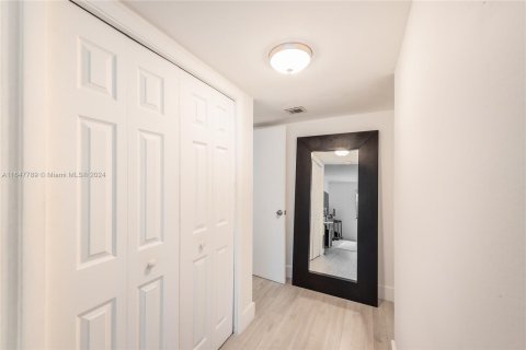 Condo in Weston, Florida, 2 bedrooms  № 1348077 - photo 19