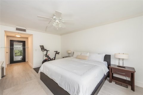 Condo in Weston, Florida, 2 bedrooms  № 1348077 - photo 16