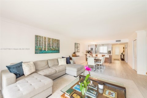 Condo in Weston, Florida, 2 bedrooms  № 1348077 - photo 6