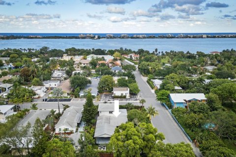 Villa ou maison à vendre à Lake Worth, Floride: 5 chambres, 218.51 m2 № 1207928 - photo 1