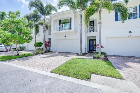 Townhouse in Palm Beach Gardens, Florida 3 bedrooms, 198.63 sq.m. № 1207892 - photo 28