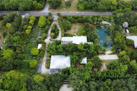 Villa ou maison à vendre à Homestead, Floride: 6 chambres, 442.96 m2 № 1206662 - photo 11