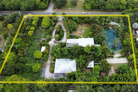 Villa ou maison à vendre à Homestead, Floride: 6 chambres, 442.96 m2 № 1206662 - photo 1