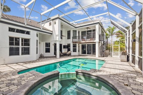 Villa ou maison à vendre à Pembroke Pines, Floride: 4 chambres, 356.56 m2 № 802372 - photo 29