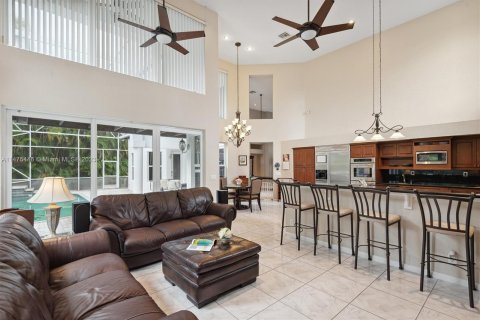 Villa ou maison à vendre à Pembroke Pines, Floride: 4 chambres, 356.56 m2 № 802372 - photo 9