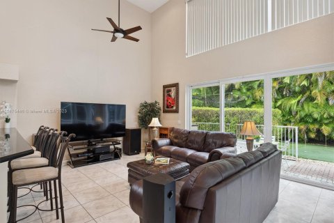 Villa ou maison à vendre à Pembroke Pines, Floride: 4 chambres, 356.56 m2 № 802372 - photo 8