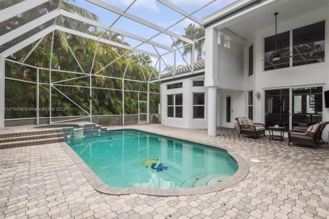 Villa ou maison à vendre à Pembroke Pines, Floride: 4 chambres, 356.56 m2 № 802372 - photo 28