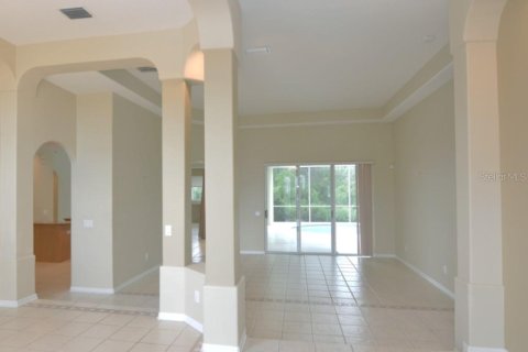 House in Tampa, Florida 4 bedrooms, 319.4 sq.m. № 1323812 - photo 9