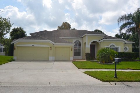 House in Tampa, Florida 4 bedrooms, 319.4 sq.m. № 1323812 - photo 1