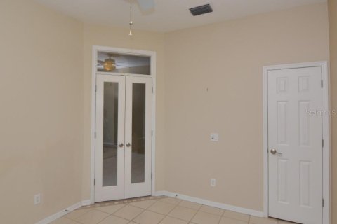 House in Tampa, Florida 4 bedrooms, 319.4 sq.m. № 1323812 - photo 24