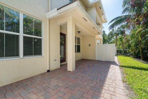 Townhouse in North Palm Beach, Florida 3 bedrooms, 200.11 sq.m. № 1186335 - photo 11