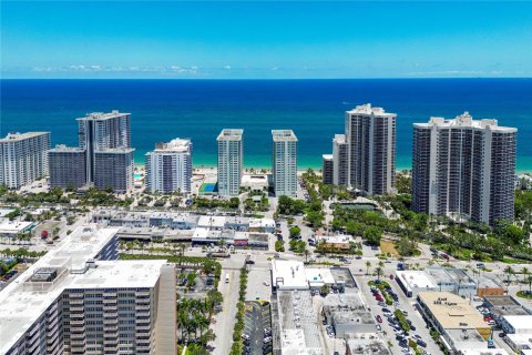 Condo in Fort Lauderdale, Florida, 2 bedrooms  № 1186338 - photo 4