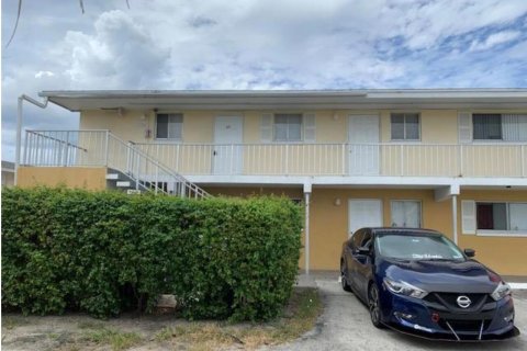 Condo in Lake Park, Florida, 3 bedrooms  № 1186336 - photo 2