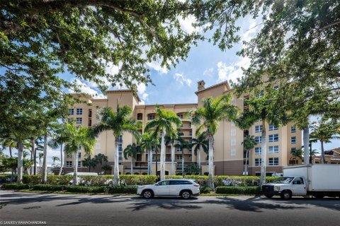 Copropriété à louer à Punta Gorda, Floride: 3 chambres, 156.45 m2 № 242177 - photo 1