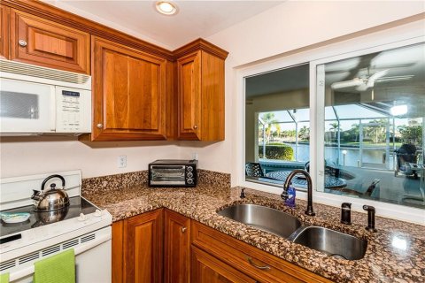 Casa en alquiler en Punta Gorda, Florida, 3 dormitorios, 210.42 m2 № 242175 - foto 13