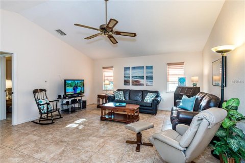 Casa en alquiler en Punta Gorda, Florida, 3 dormitorios, 210.42 m2 № 242175 - foto 8