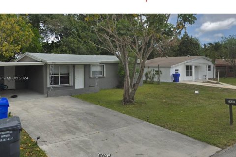 House in Hollywood, Florida 3 bedrooms, 83.61 sq.m. № 1332536 - photo 1