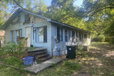 House in Pensacola, Florida 3 bedrooms, 80.27 sq.m. № 560588 - photo 2