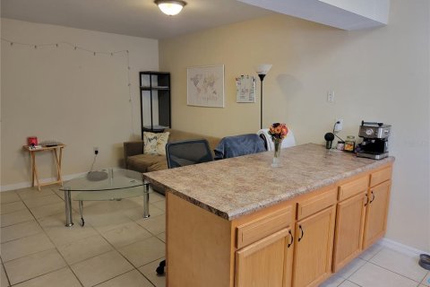 Condo in Gainesville, Florida, 2 bedrooms  № 794859 - photo 8