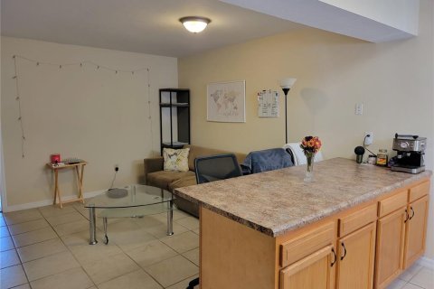 Condo in Gainesville, Florida, 2 bedrooms  № 794859 - photo 7