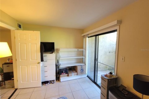 Condo in Gainesville, Florida, 2 bedrooms  № 794859 - photo 15