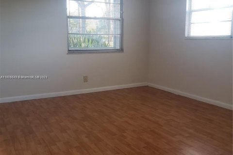 Condominio en venta en Pembroke Pines, Florida, 2 dormitorios, 88.63 m2 № 784959 - foto 7