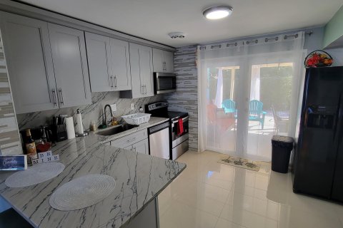 Villa ou maison à vendre à Pompano Beach, Floride: 3 chambres, 120.77 m2 № 1168786 - photo 13