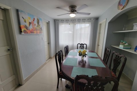 House in Pompano Beach, Florida 3 bedrooms, 120.77 sq.m. № 1168786 - photo 12