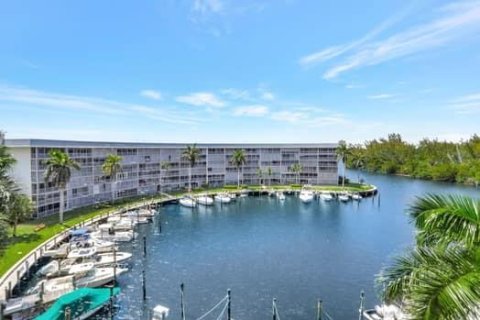 Condo in Deerfield Beach, Florida, 2 bedrooms  № 1168829 - photo 21