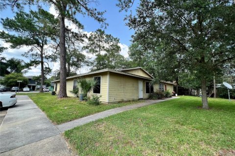 Commercial property in Gainesville, Florida 8 bedrooms, 311.04 sq.m. № 631981 - photo 4