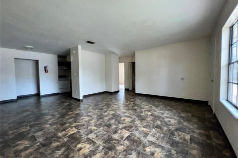 Immobilier commercial à vendre à Gainesville, Floride: 8 chambres, 311.04 m2 № 631981 - photo 5