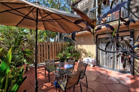 Townhouse in Miami, Florida 2 bedrooms, 120.96 sq.m. № 1348384 - photo 30